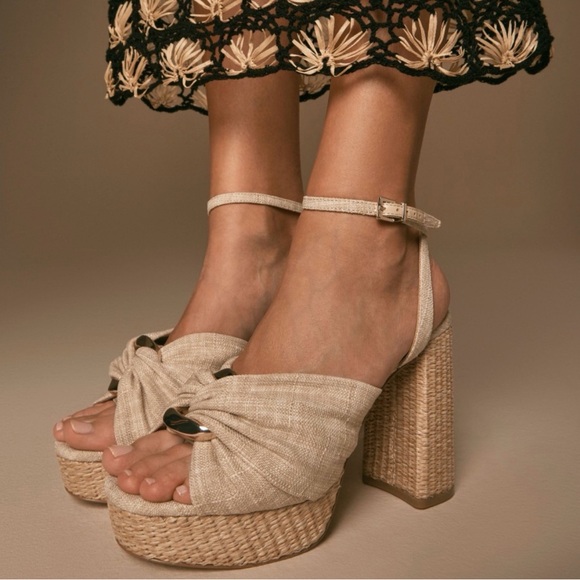 Vince Camuto Shoes - Vince Camuto Style Phebie Natural Platform Women's Sandal Sz 8. New In box